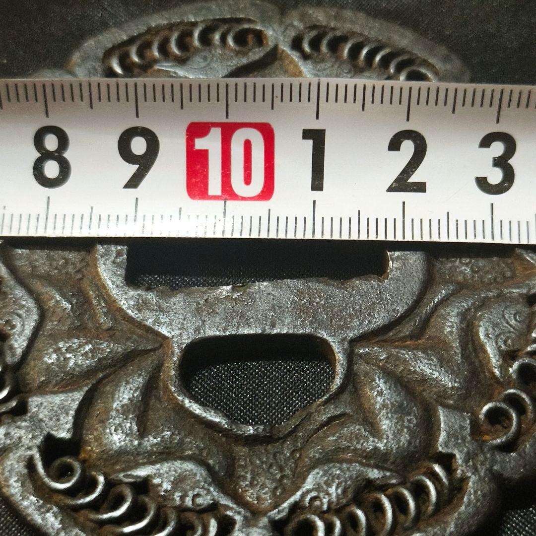 刀剣美術 日本刀南蛮鍔 鉄地 無銘 箱付 江戸骨董 古美術 蒐集家放出美品刀装具