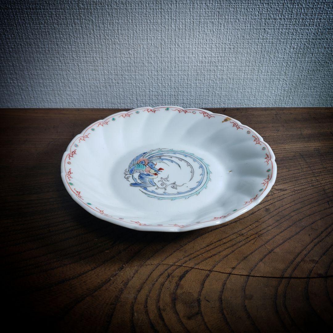 色絵付 皿 鳳凰 ねじり花弁縁 古伊万里 花文 唐草 銘 窯傷 ロ号 - メルカリ