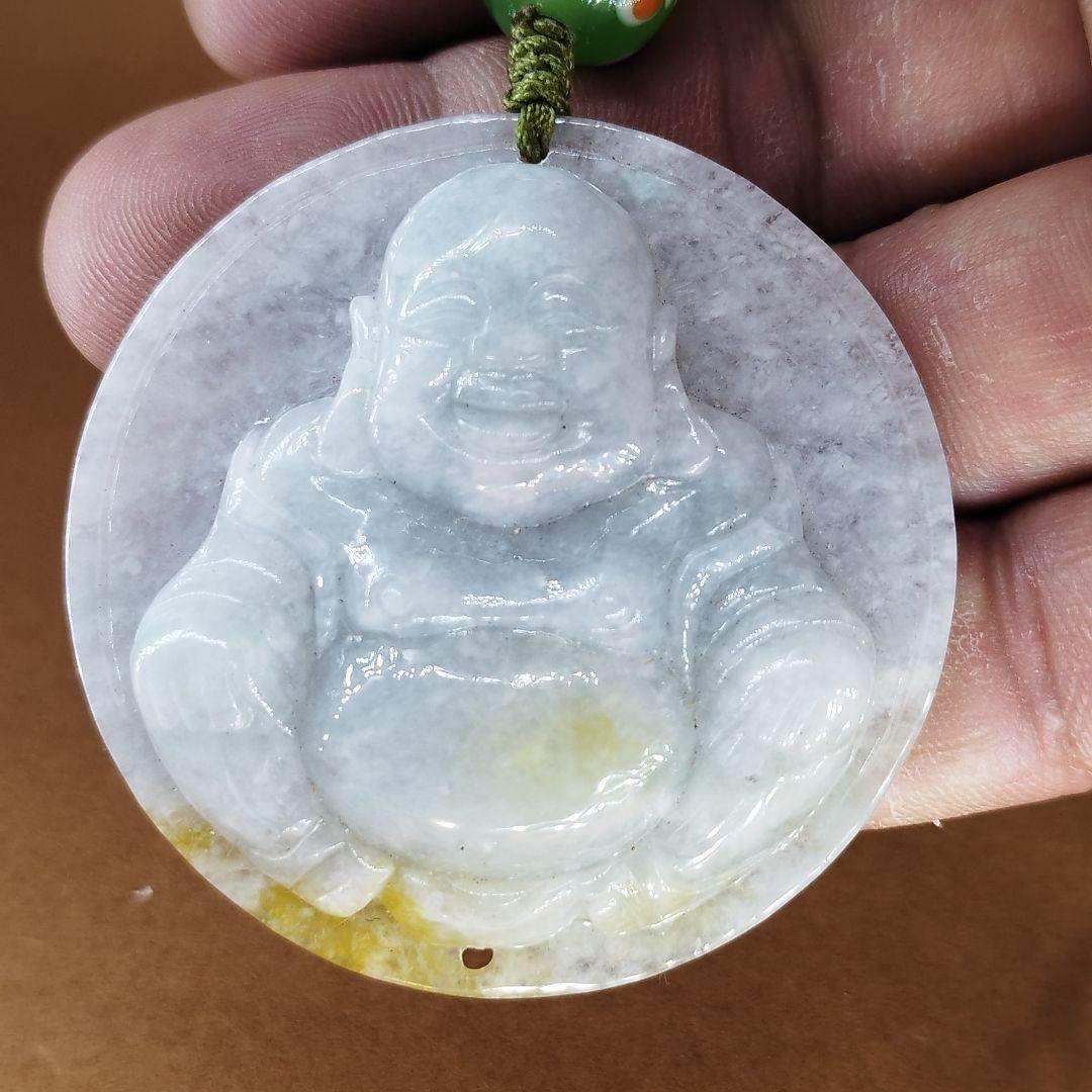 整理番号:BT111}ビルマ翡翠彫刻布袋様ネックレス - メルカリ