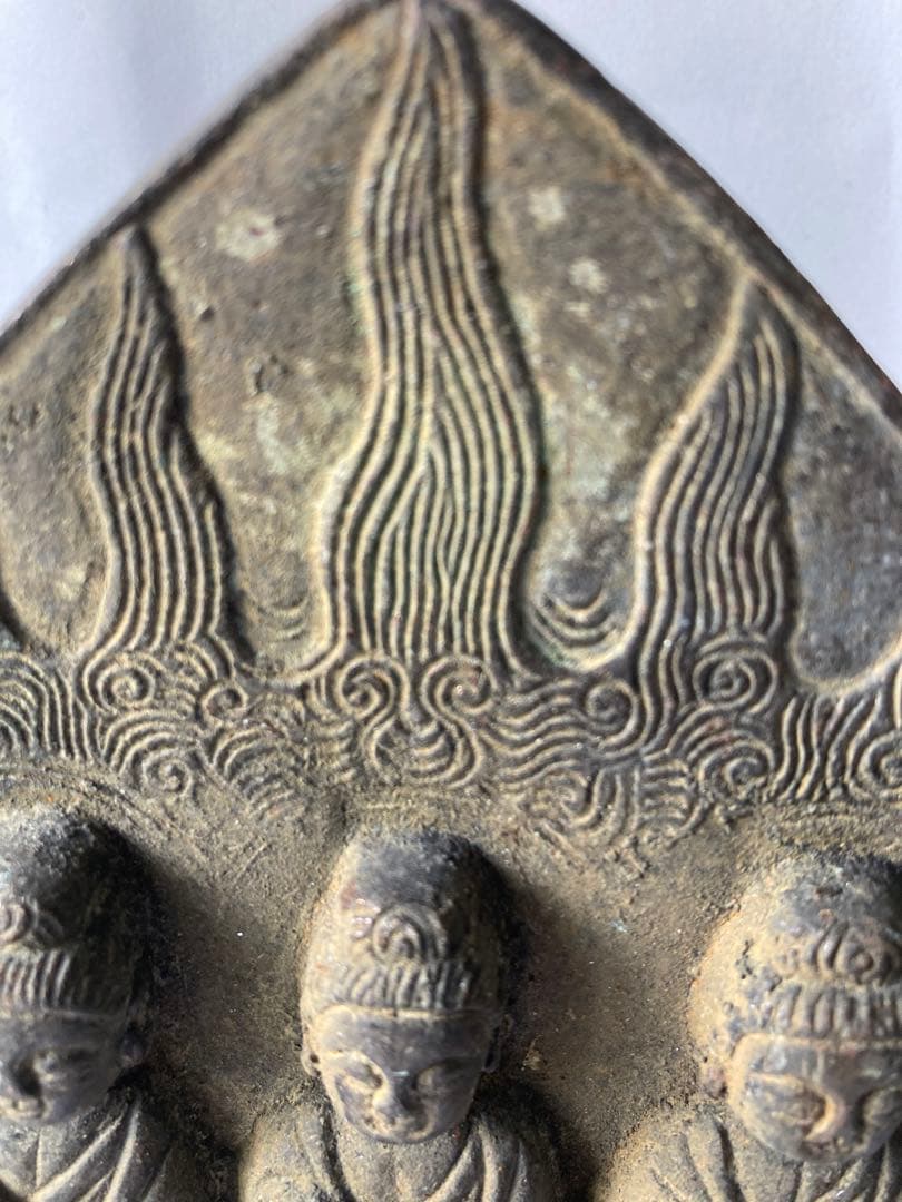 古董，中國古佛像，古銅製，光背裹に銘文が有リます，重約