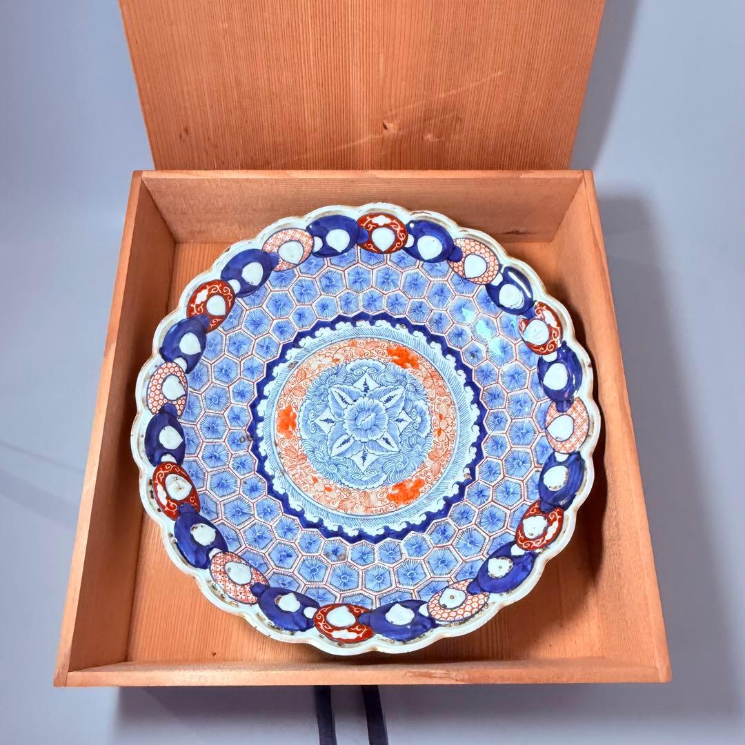 古伊万里大明成化年製極細密技巧亀甲文直径35.5㎝赤絵納め箱付