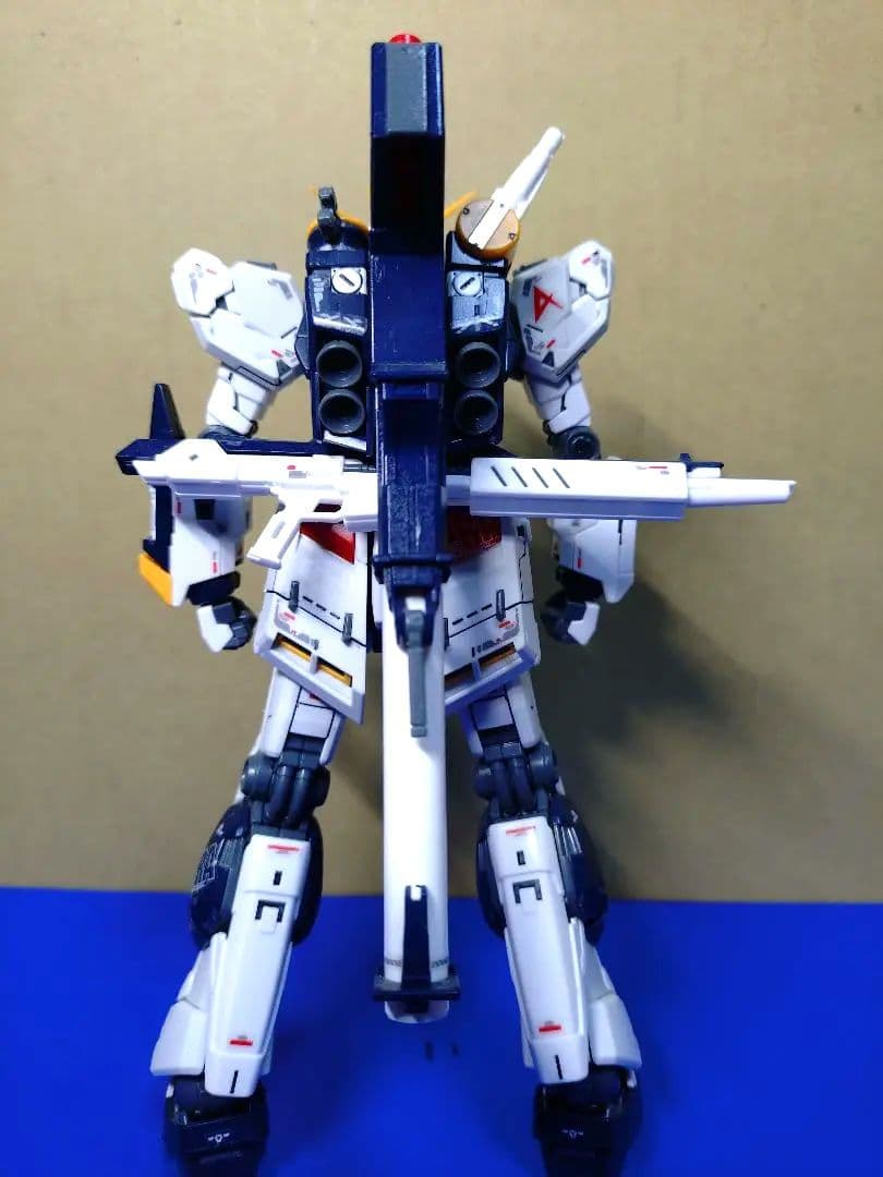 RGガンプラ完成品 RX.-93 νガンダム