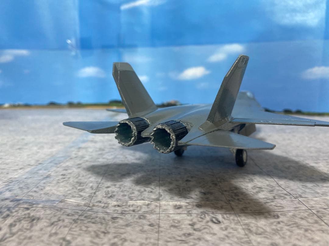 特別価格 J-35 戦闘機 1/72スケールプラモデル完成品 模型・プラモデル