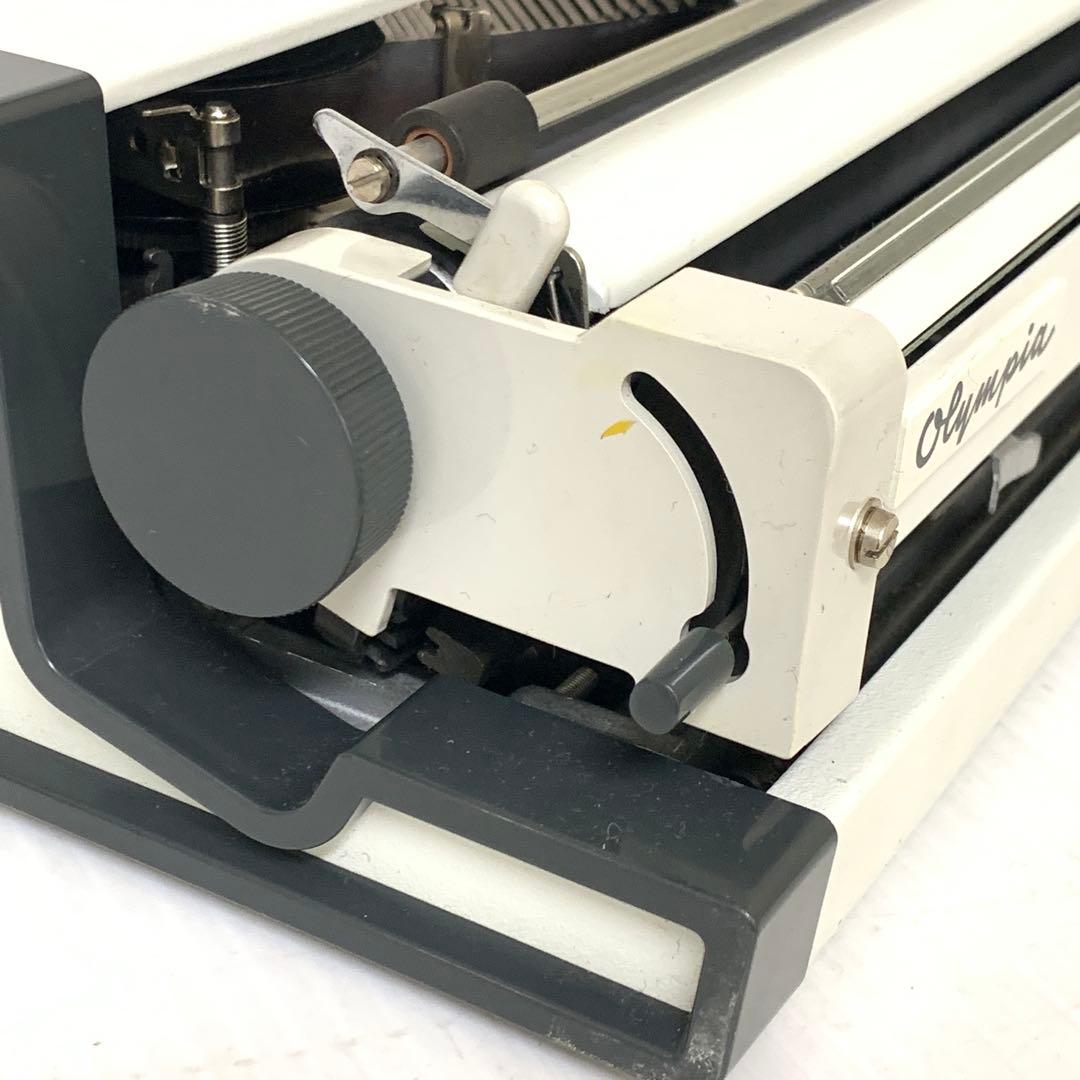 【未使用保管品】　タイプライター　OLYMPIA M70411-1