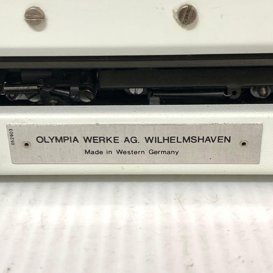 【未使用保管品】　タイプライター　OLYMPIA M70411-1