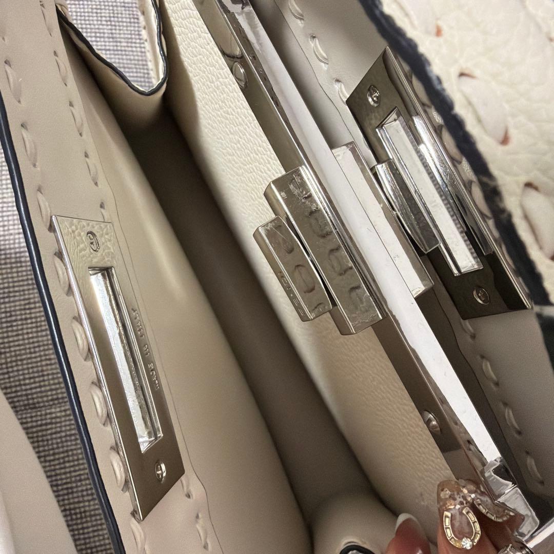 ハ*ん様 タイムsaleホワイト　レザー　ハンドバッグ　ピーカブー　売り切り