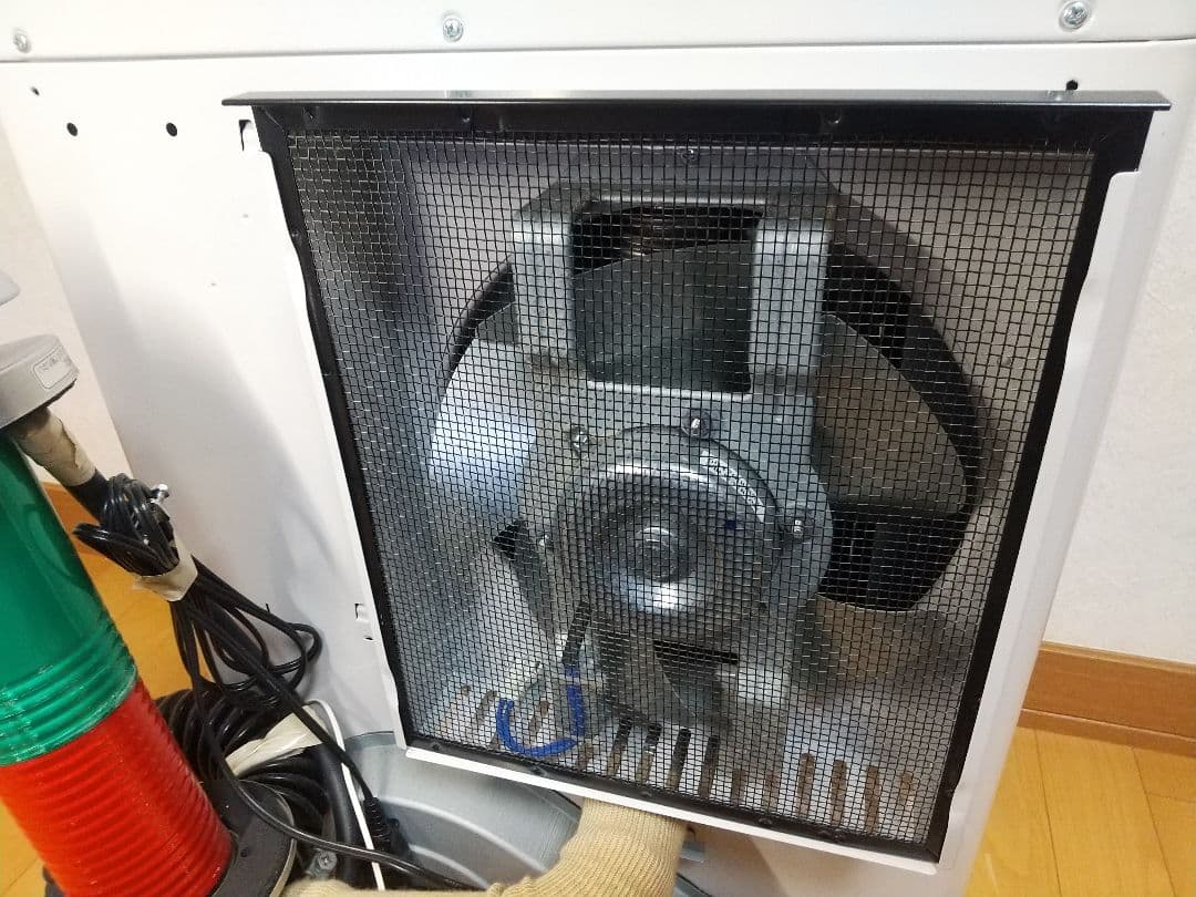 美品】トヨトミ 温風式 FFストーブ ファンヒーター FF-V45