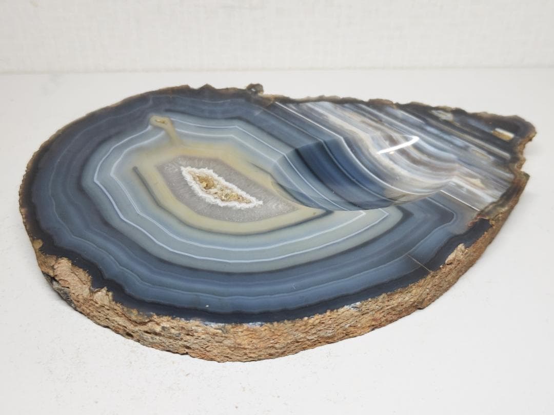 瑪瑙 1.7kg メノウ 原石 鑑賞石 自然石 誕生石 水石 鉱物 宝石 置石