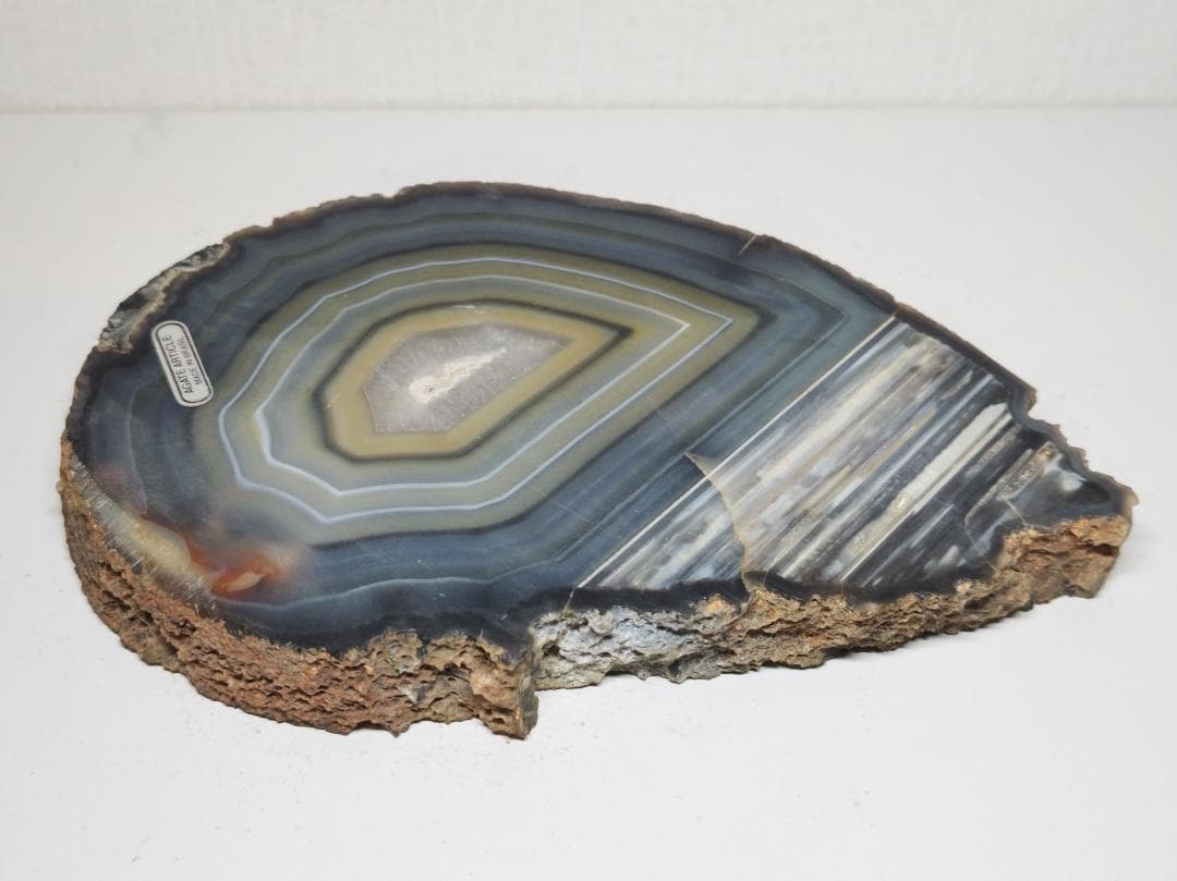 瑪瑙 1.7kg メノウ 原石 鑑賞石 自然石 誕生石 水石 鉱物 宝石 置石