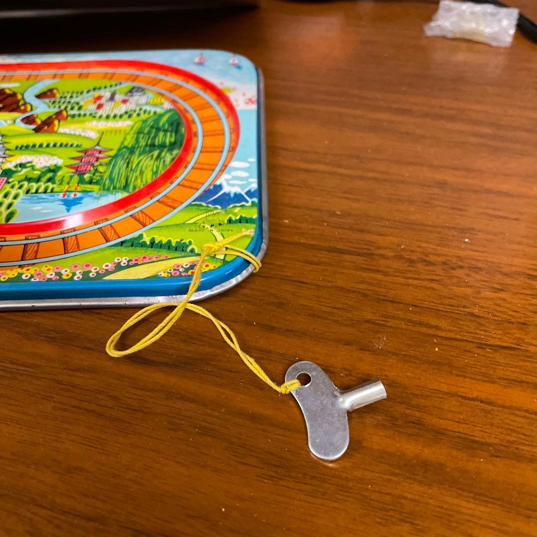 大きいです。昭和レトロ　トープレ　ゼンマイ新幹線　箱付き（箱傷みあります）