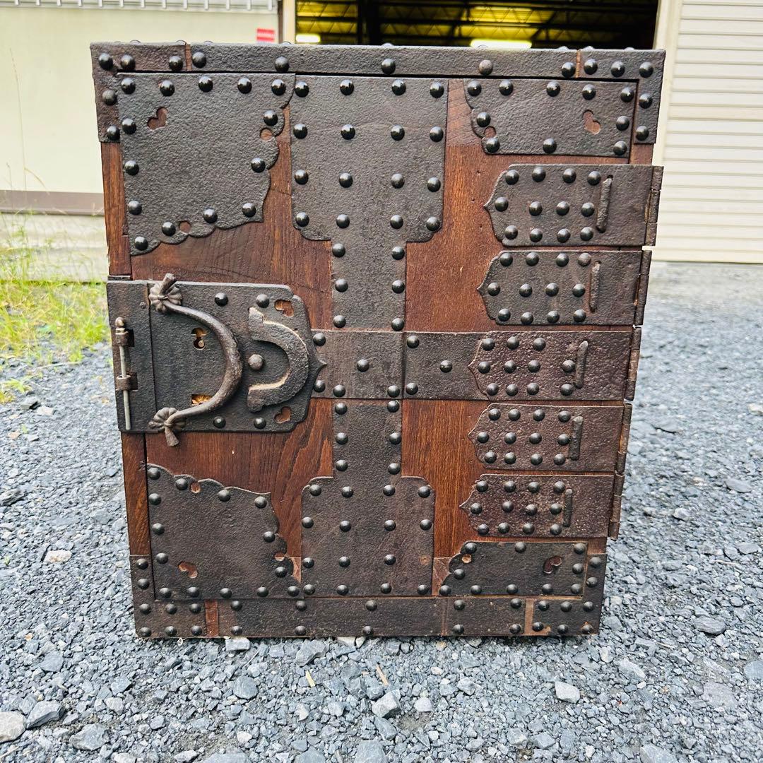 骨董 船箪笥 (金庫) 時代和箪笥 鉄地金具 チェスト 金具装 昭和レトロ