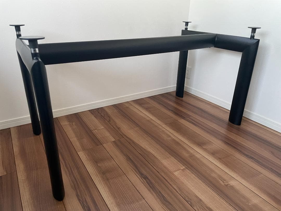 LC6 ダイニングテーブル ル・コルビュジエ