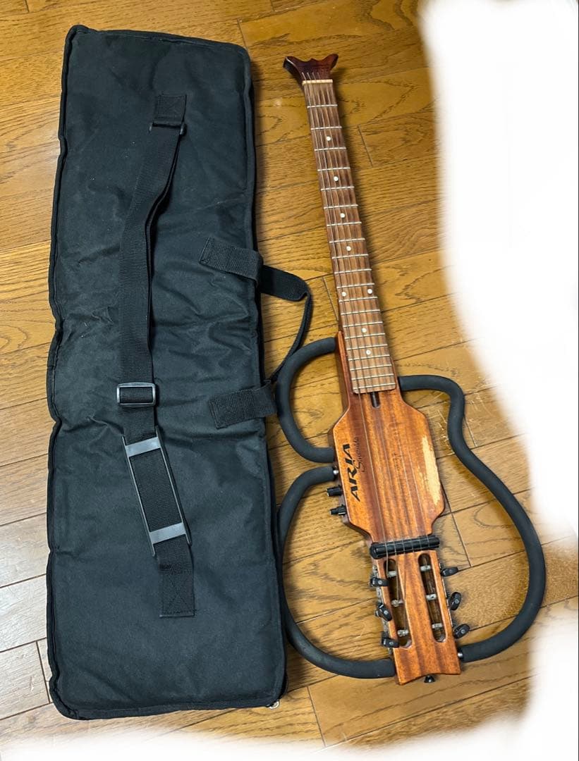 ARIA シンソニード サイレントギター マホガニーSwanette ケース付き