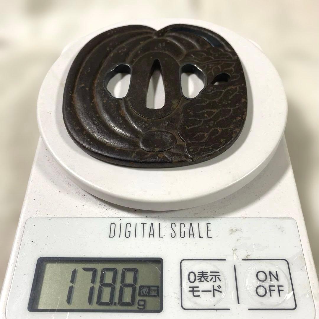 B-69 鍔 『正阿弥 瓜図』　在銘　武具　刀装具　骨董品　日本　美術品　工芸品