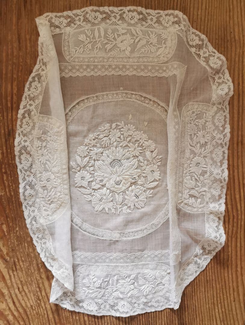 アンティーク フランス 美しい盛上刺繍 ノルマンディーレース 象牙色