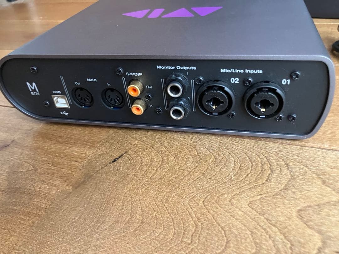 新品に近い Avid Mbox 4x4オーディオインターフェイス 動作確認済み