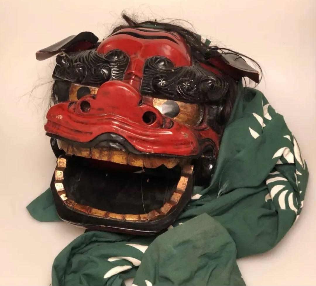 獅子舞用の獅子頭 木製本物です。
