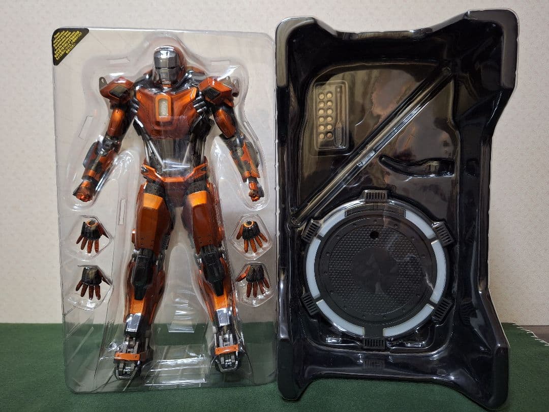 ホットトイズ 1/6 アイアンマンマーク36ピースメーカー
