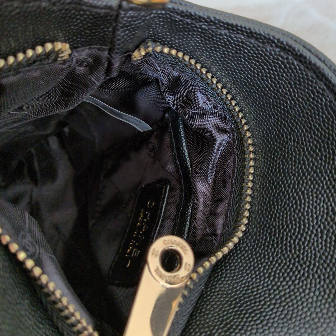 CHANEL ブラックレザーショルダーバッグ　ノベルティ