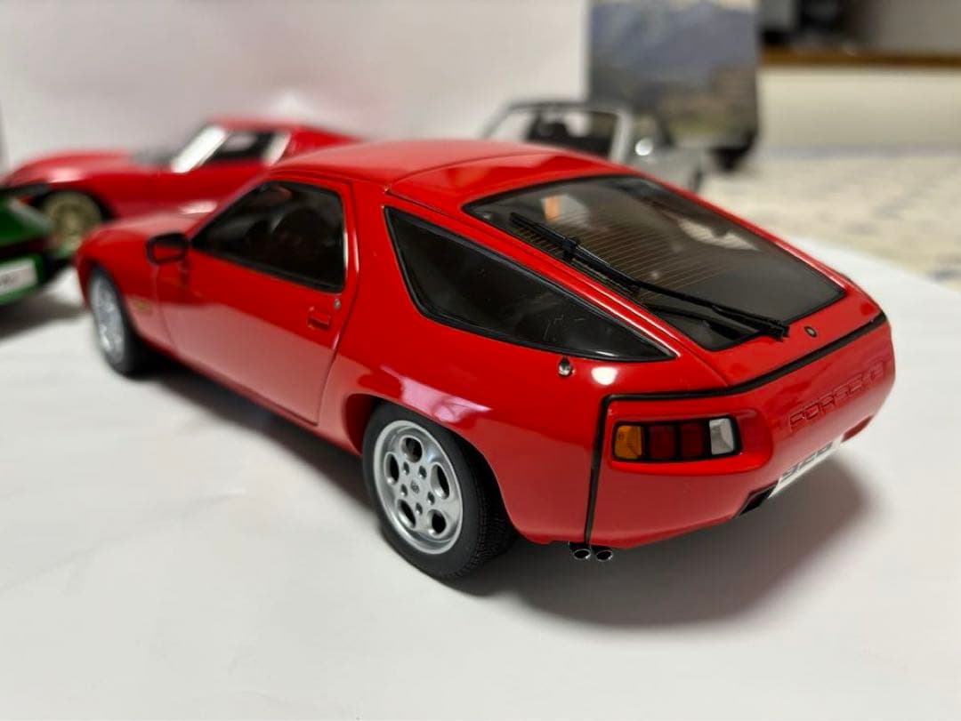 オートアート1/18 ポルシェ 928 - メルカリ