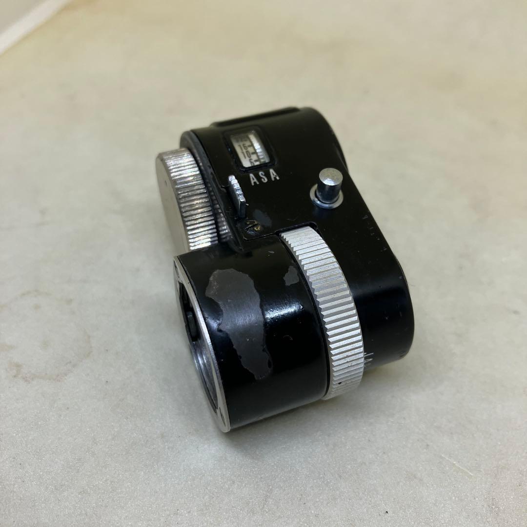 OLYMPUS-PEN F(露出計付)と38mm、100mmの2本セットです。