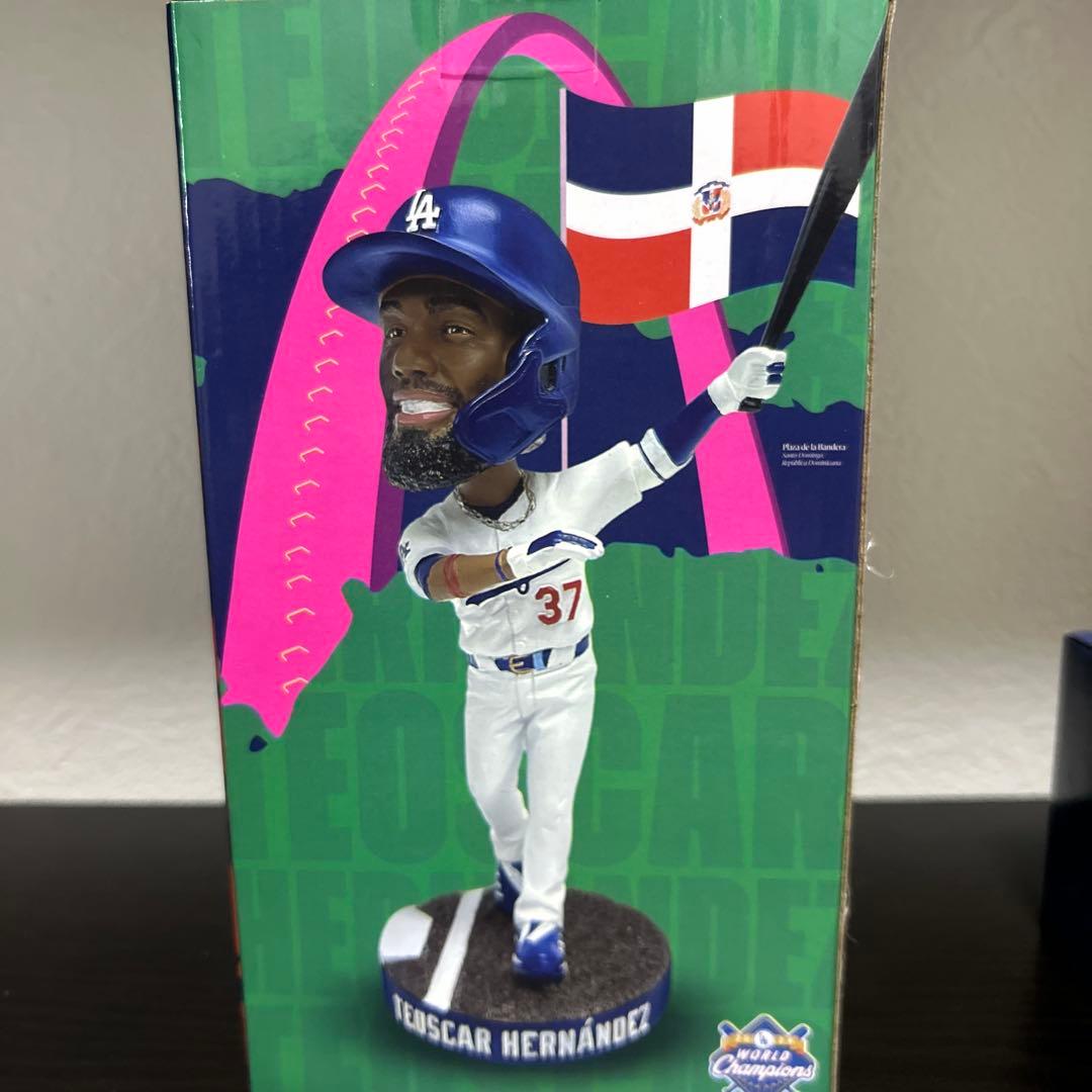 ドジャース限定品、テオスカー・ヘルナンデス、ボブルヘッド - メルカリ