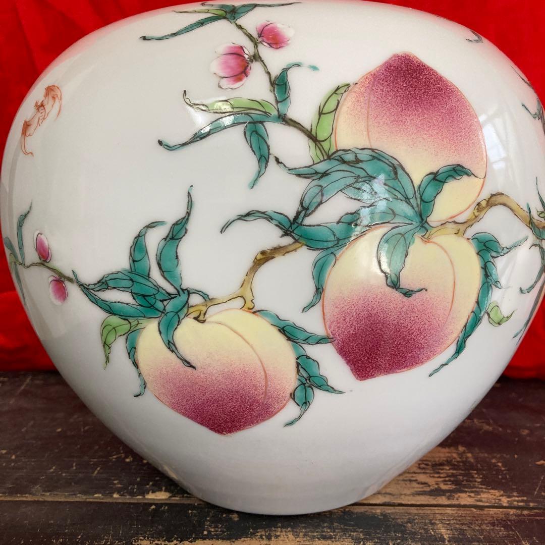 中国 色絵 粉彩 壺 九桃蝙蝠図 大清雍正年製銘 粉