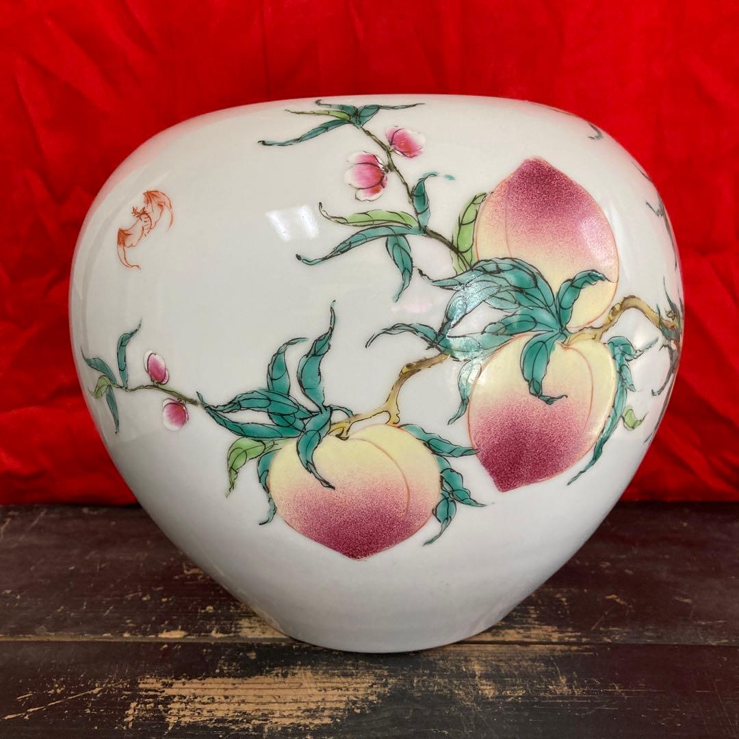 中国 色絵 粉彩 壺 九桃蝙蝠図 大清雍正年製銘