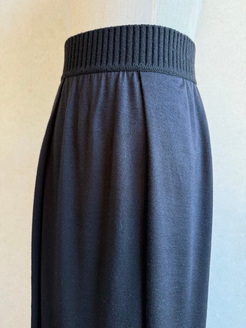 ロロピアーナ定価３８万雑誌＆公式掲載カシミアシルクボックスプリーツフレアスカート