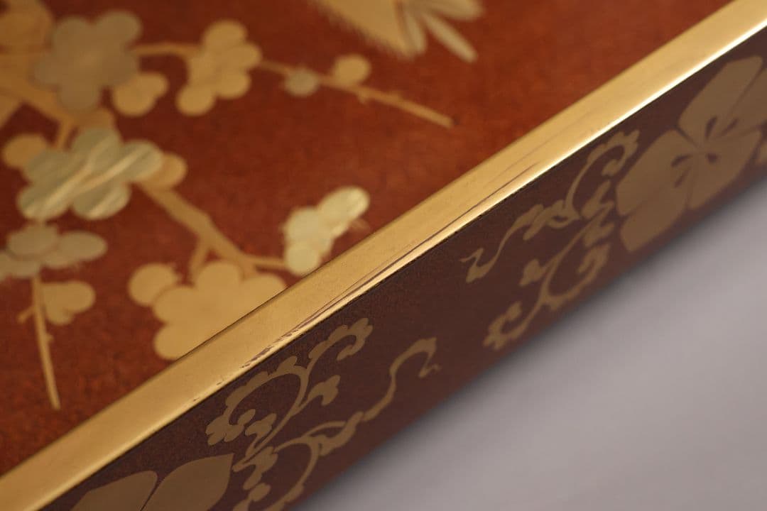 【MA797】時代木製漆器 梨子地 松梅・桔梗唐草 金蒔絵 呉服蓋 広蓋 広盆