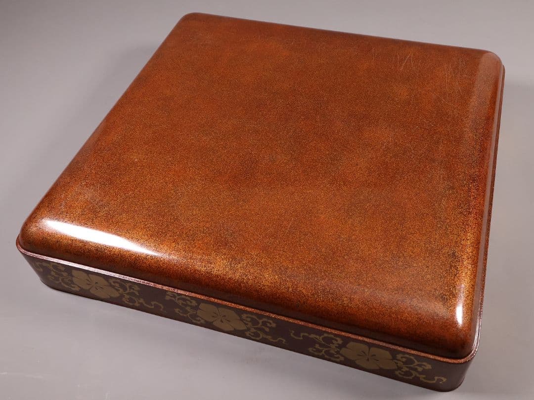 【MA797】時代木製漆器 梨子地 松梅・桔梗唐草 金蒔絵 呉服蓋 広蓋 広盆