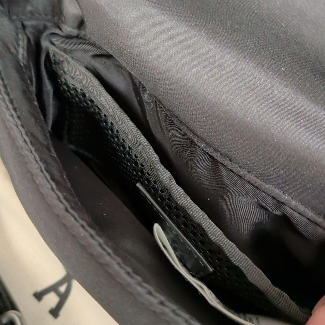 新品 ami paris アミパリス 黒 ショルダーバッグ クロスボディバッグ