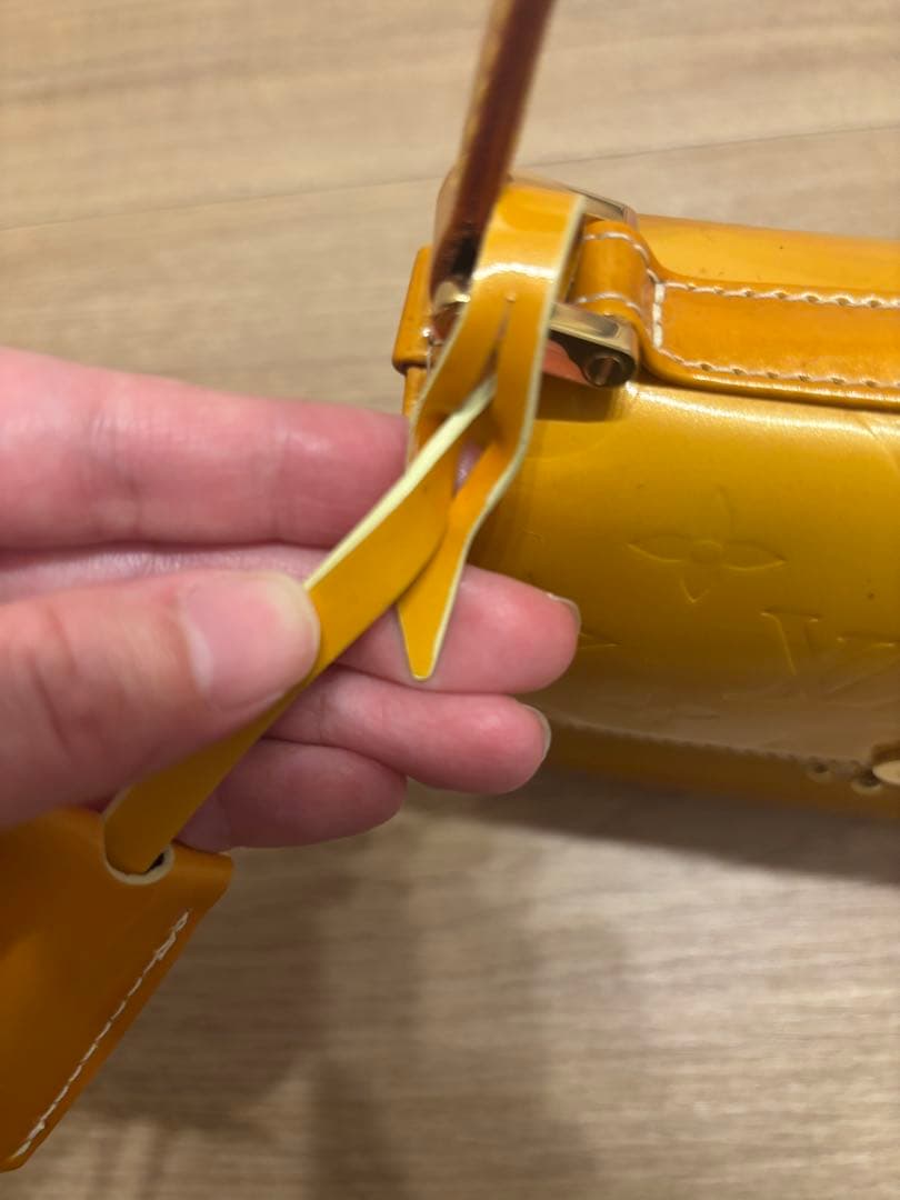 Louis Vuitton イエロー ハンドバッグ