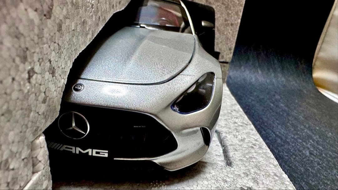 メルセデスAMG GT63 4MATICクーペ ハイテックシルバー 1/18 Mercedes