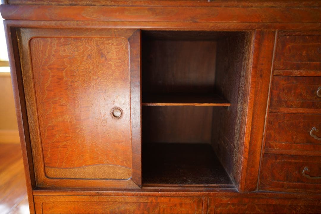 ☆101様専用☆タモ材の玉杢目が美しい茶箪笥 - メルカリ