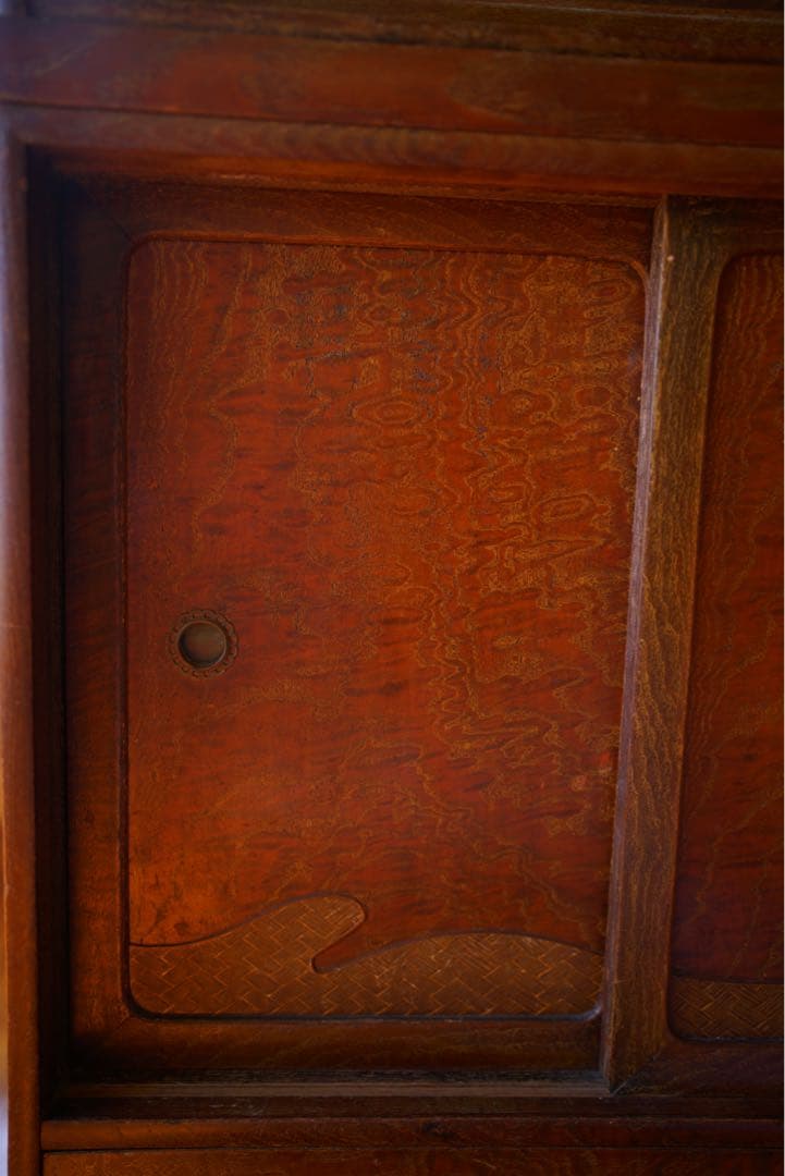 ☆101様専用☆タモ材の玉杢目が美しい茶箪笥 - メルカリ