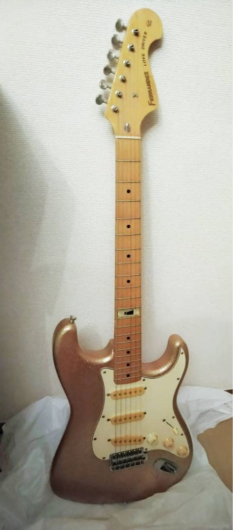 fernandes ラルク　kenモデル　ピンク　ラメ　ギター　フェルナンデス fernandes ラルクkenモデルピンクラメギターフェルナンデス