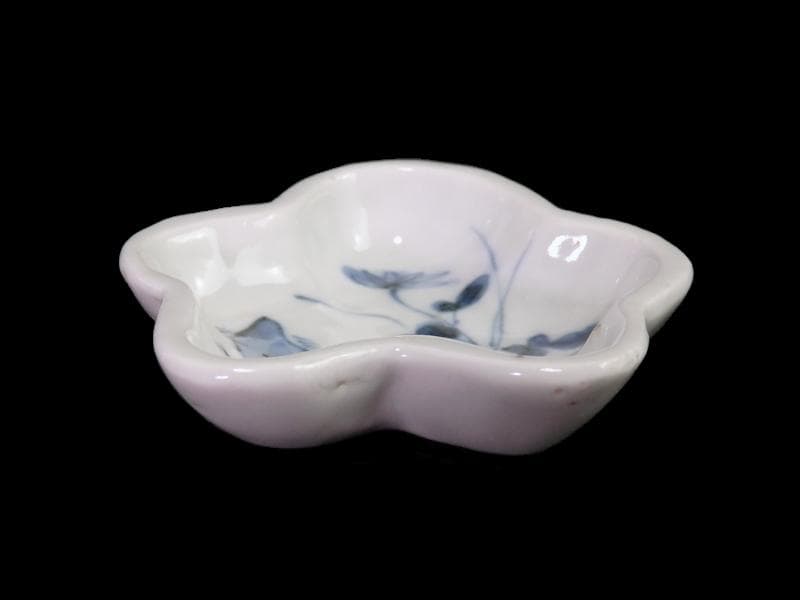 古伊万里　染付　岩に菊の図　梅型変形皿　豆皿　E585AS-CQy