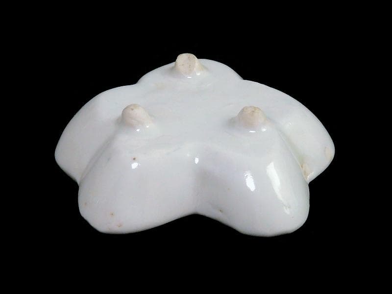 古伊万里　染付　岩に菊の図　梅型変形皿　豆皿　E585AS-CQy