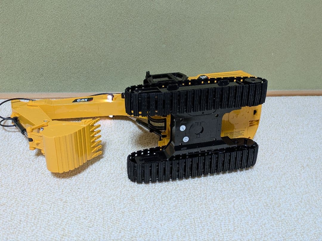 【美品】京商1/24RC　CATラジコンショベルカーユンボ 建設機械予備充電池付