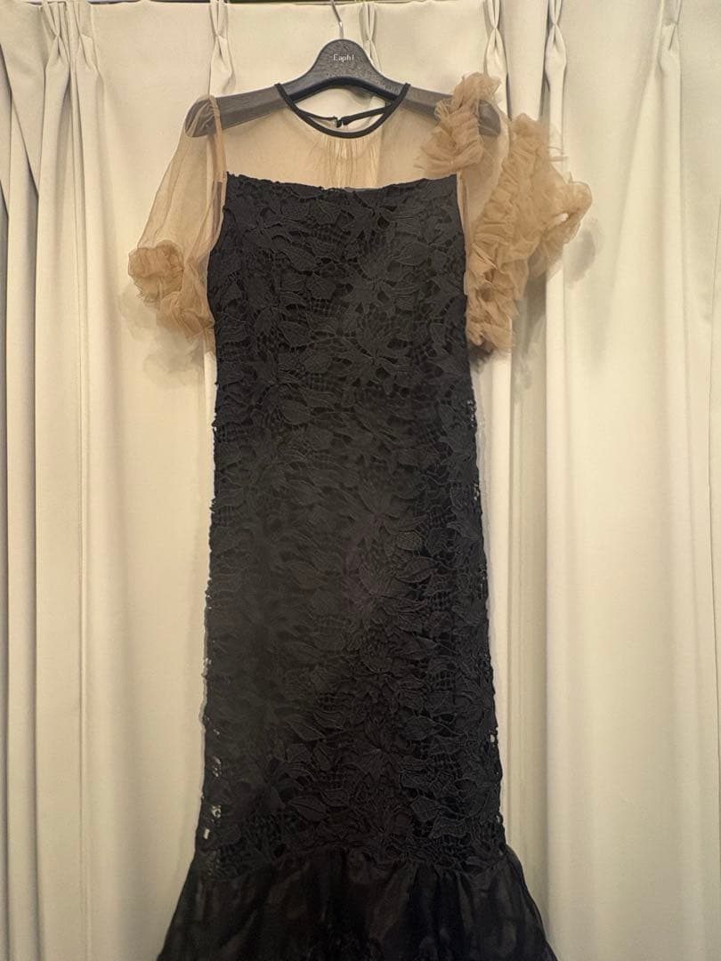 アシンメトリーチュールスリーブレースフリルヘムIラインワンピースドレス