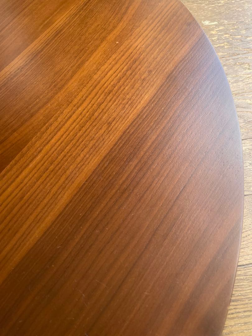 関家具　天然木をもちいた丸テーブルのMARUTO（マルト）ダイニングテーブル