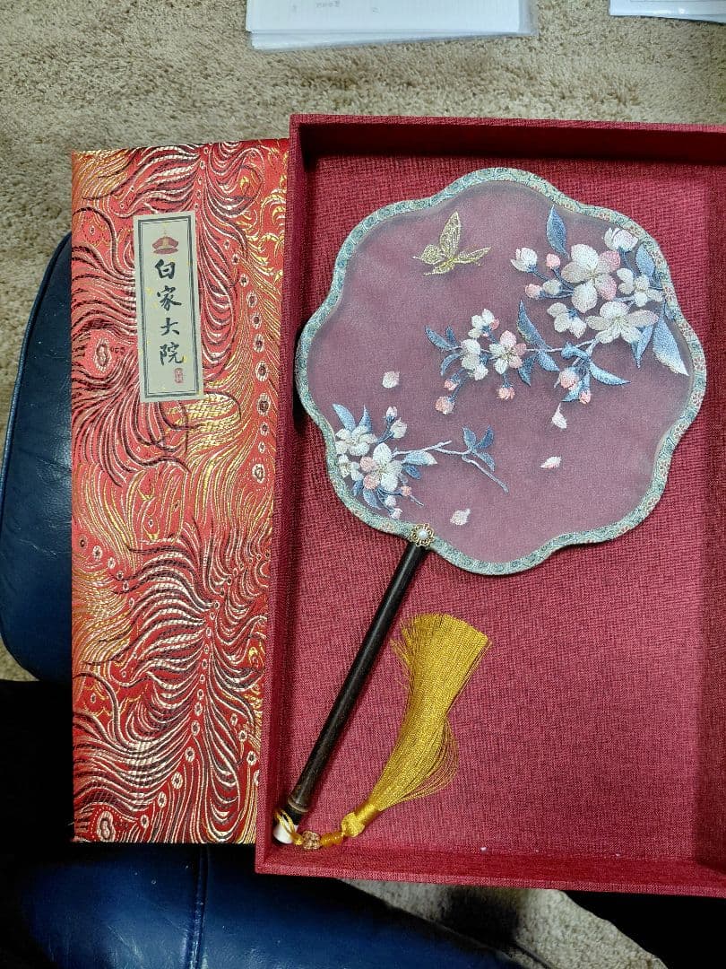 中国製 絹扇子 花柄刺繍 専用箱袋付き-直売ファッション