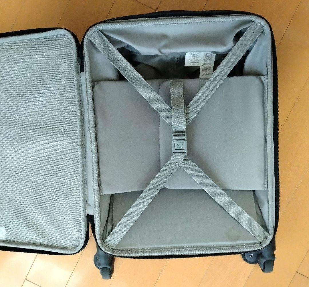 タグ説明書カギ付き】半分の厚みで収納できるソフトキャリーケースS 36L