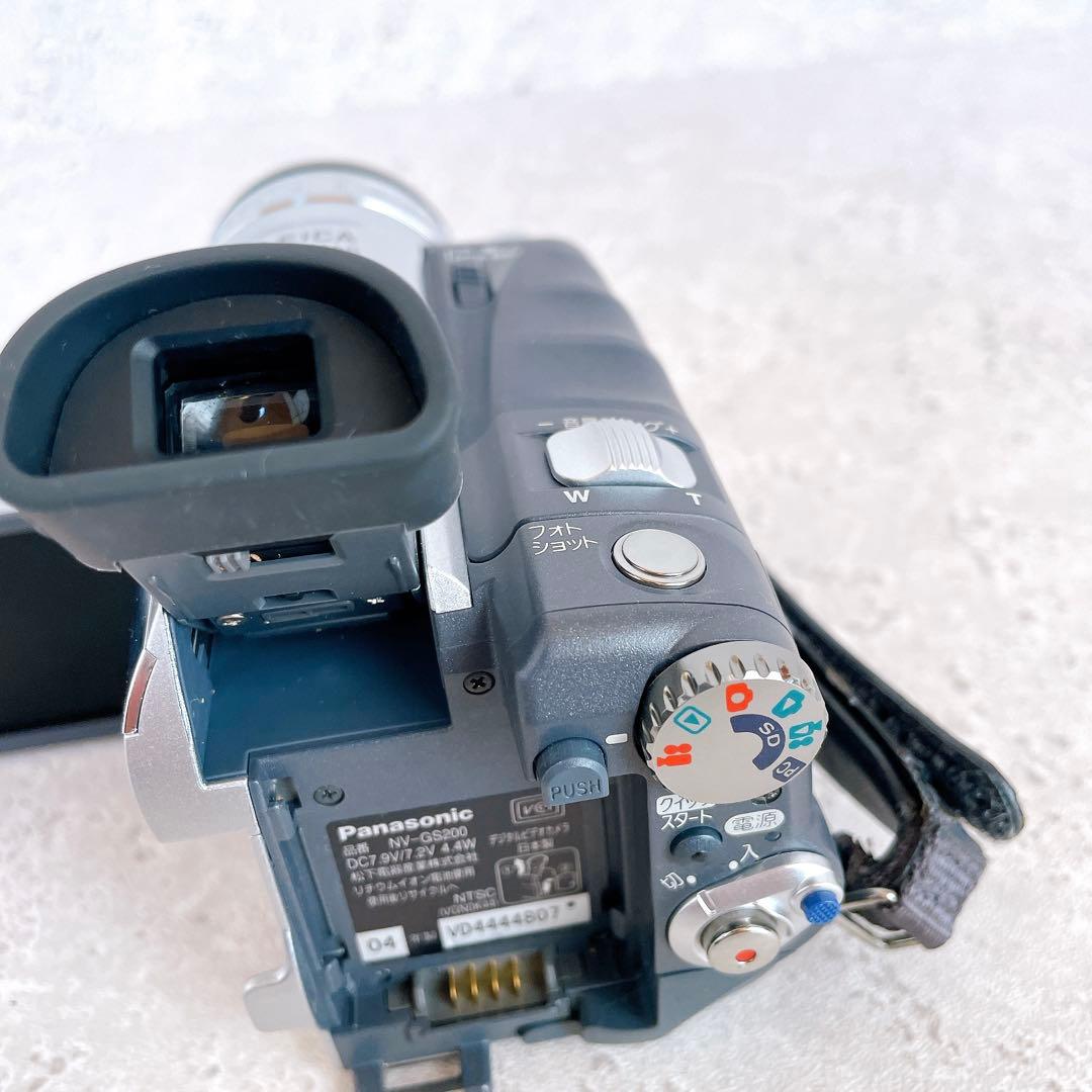 美品 パナソニック NV-GS200 デジタルビデオカメラ シルバー