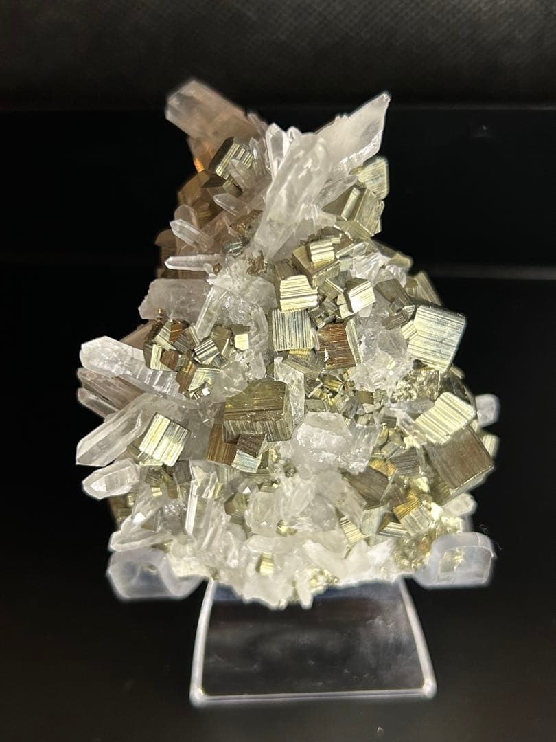 ウルトラレア！光沢あるゾイサイト結晶たち285ct