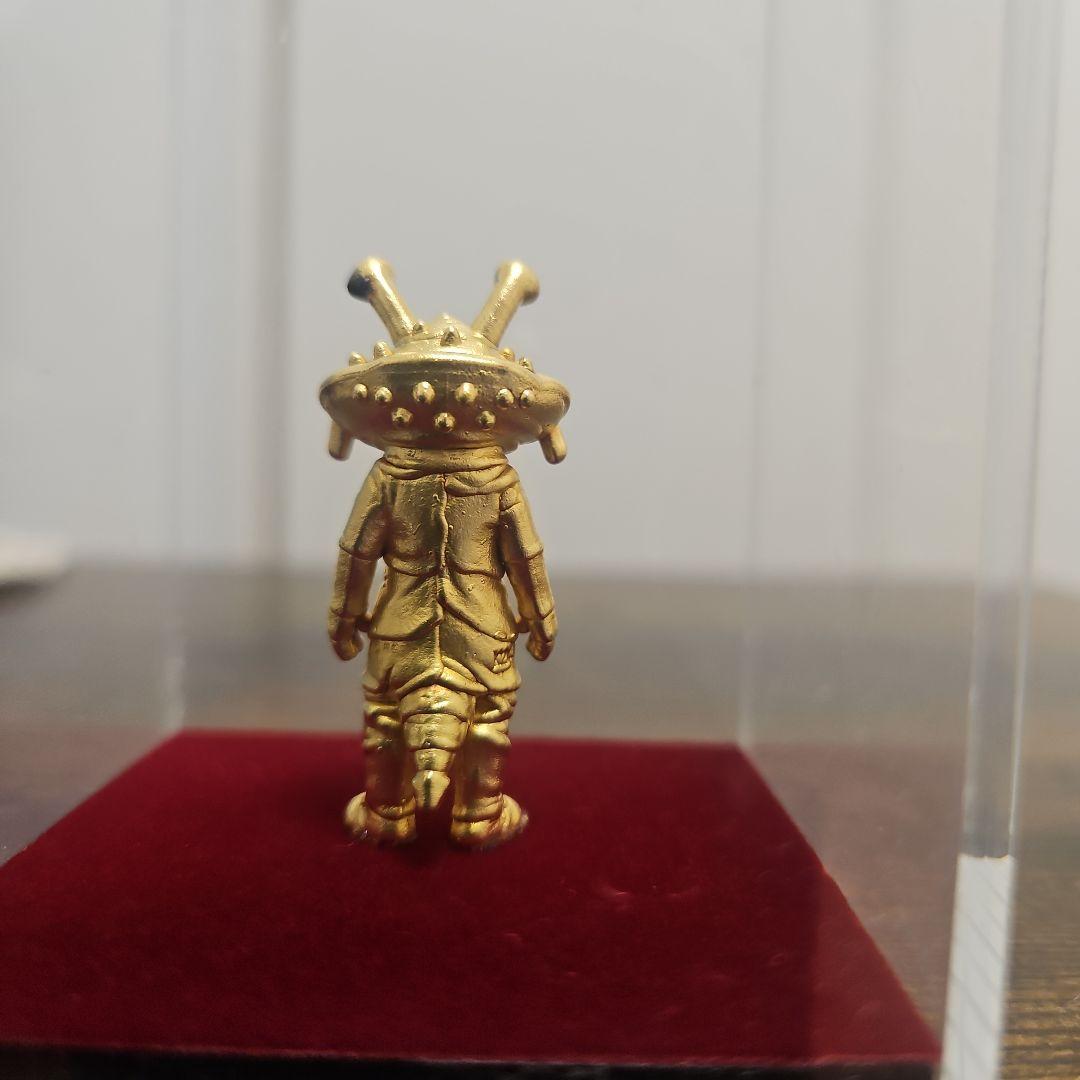 【２4金】 カネゴン　黄金フィギュア　専用ケース有り　©円谷プロ