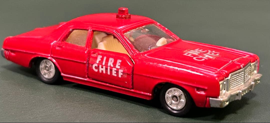 トミカ ダッジ コロネットカスタム ファイヤーチーフカー