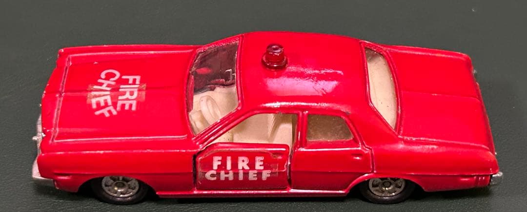 トミカ ダッジ コロネットカスタム ファイヤーチーフカー