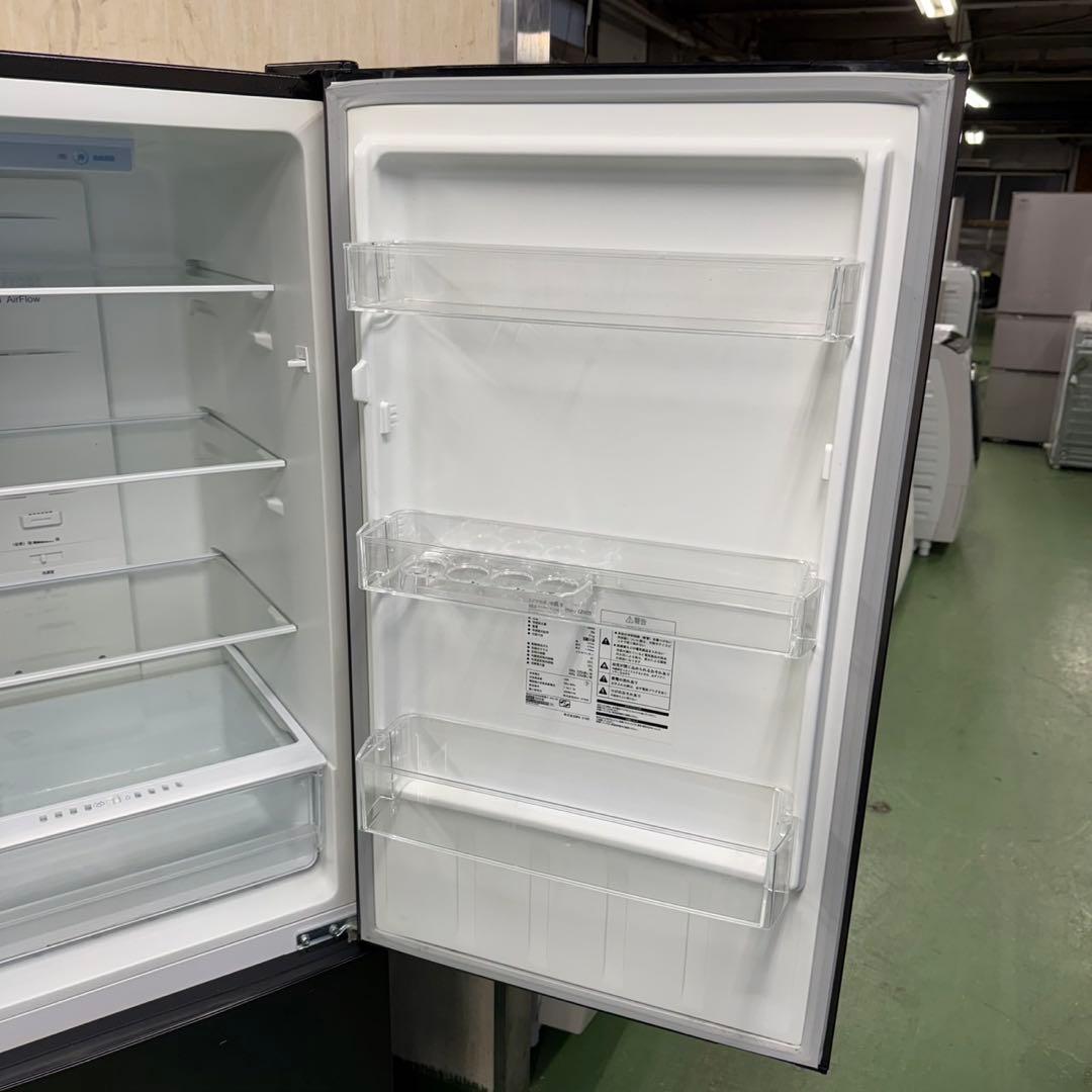 164 大きめサイズ冷蔵庫231L 200L強　小型　一人暮らし　同棲　保証込み